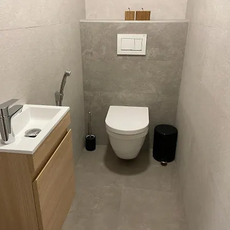 Apartman In Time - Private Parking - 68M2 - 4 Regular Beds * פופראד