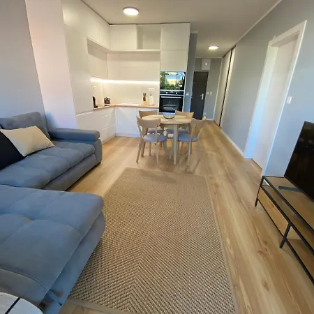 Apartman In Time - Private Parking - 68M2 - 4 Regular Beds * פופראד