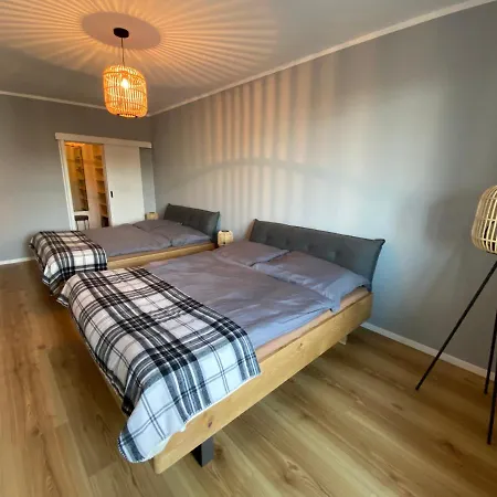 Apartman In Time - Private Parking - 68M2 - 4 Regular Beds דירה פופראד