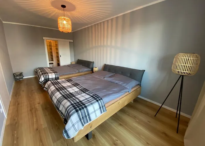 Apartman In Time - Private Parking - 68M2 - 4 Regular Beds 公寓 波普拉德